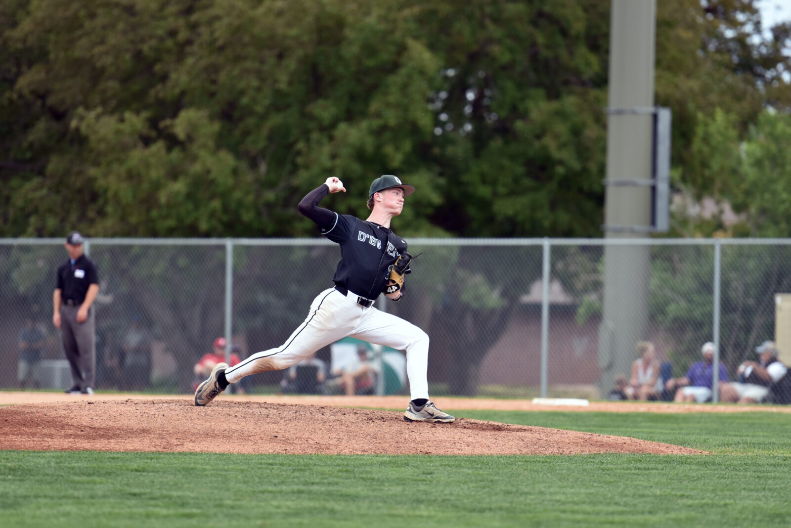 D'Evelyn finds a way, advances to 3A baseball state championship