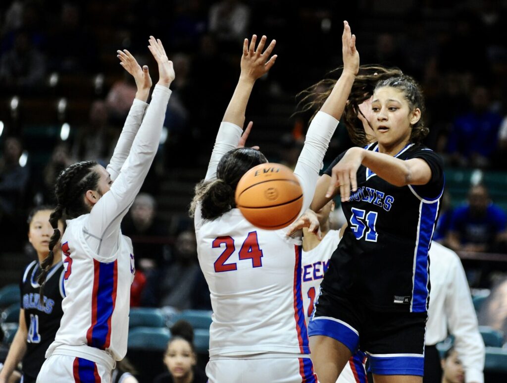 Grandview and Monarch advance to 6A girls basketball title game