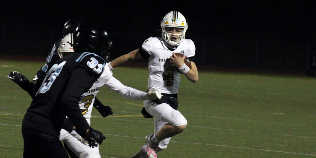 Topranked Palmer Ridge football pulls out thriller over Vista Ridge